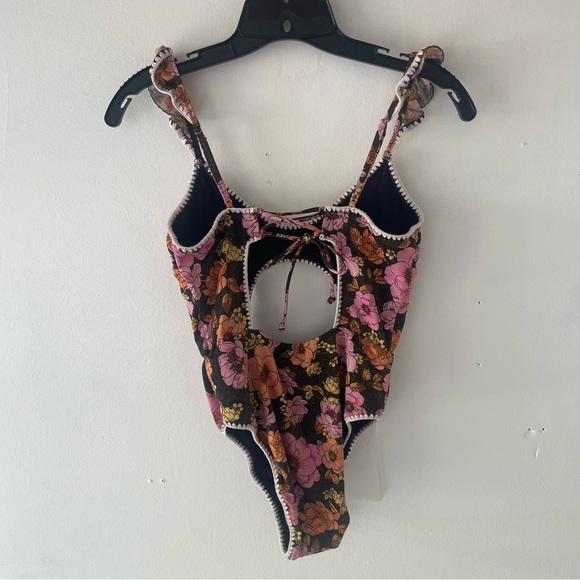New! Victoria’s Secret Floral Cutout Ruffled One Piece Swimsuit 37164 - Picture 3 of 9